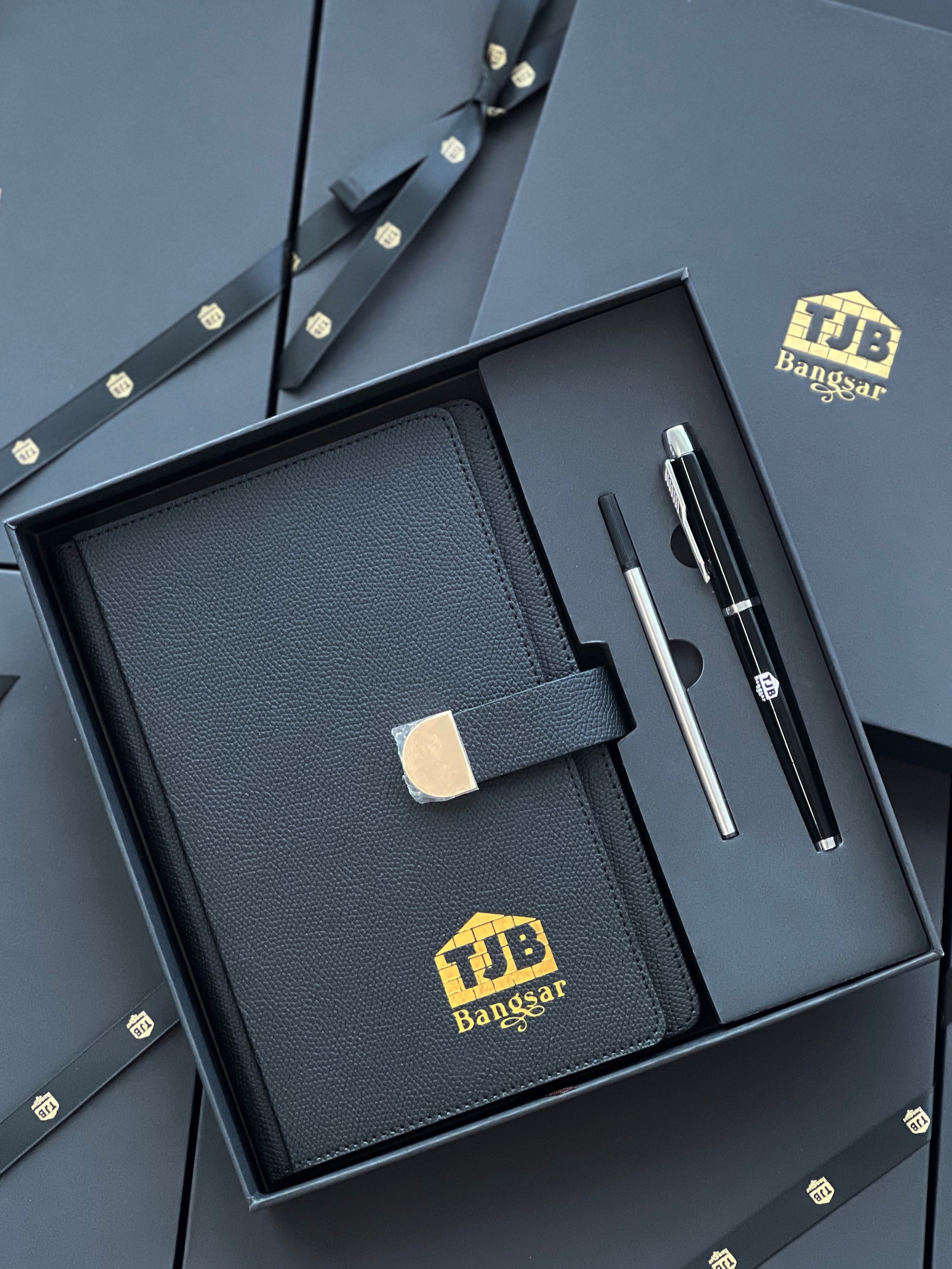 City Organizer Notebook with Pen (3 Piece Set)