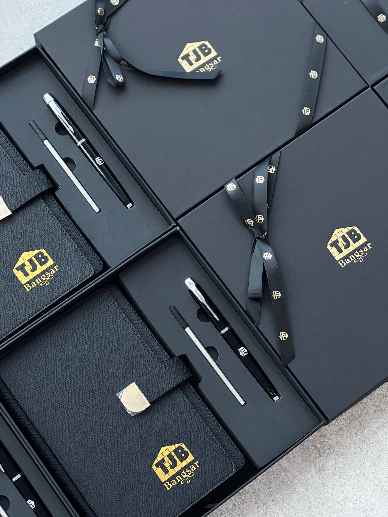 City Organizer Notebook with Pen (3 Piece Set)