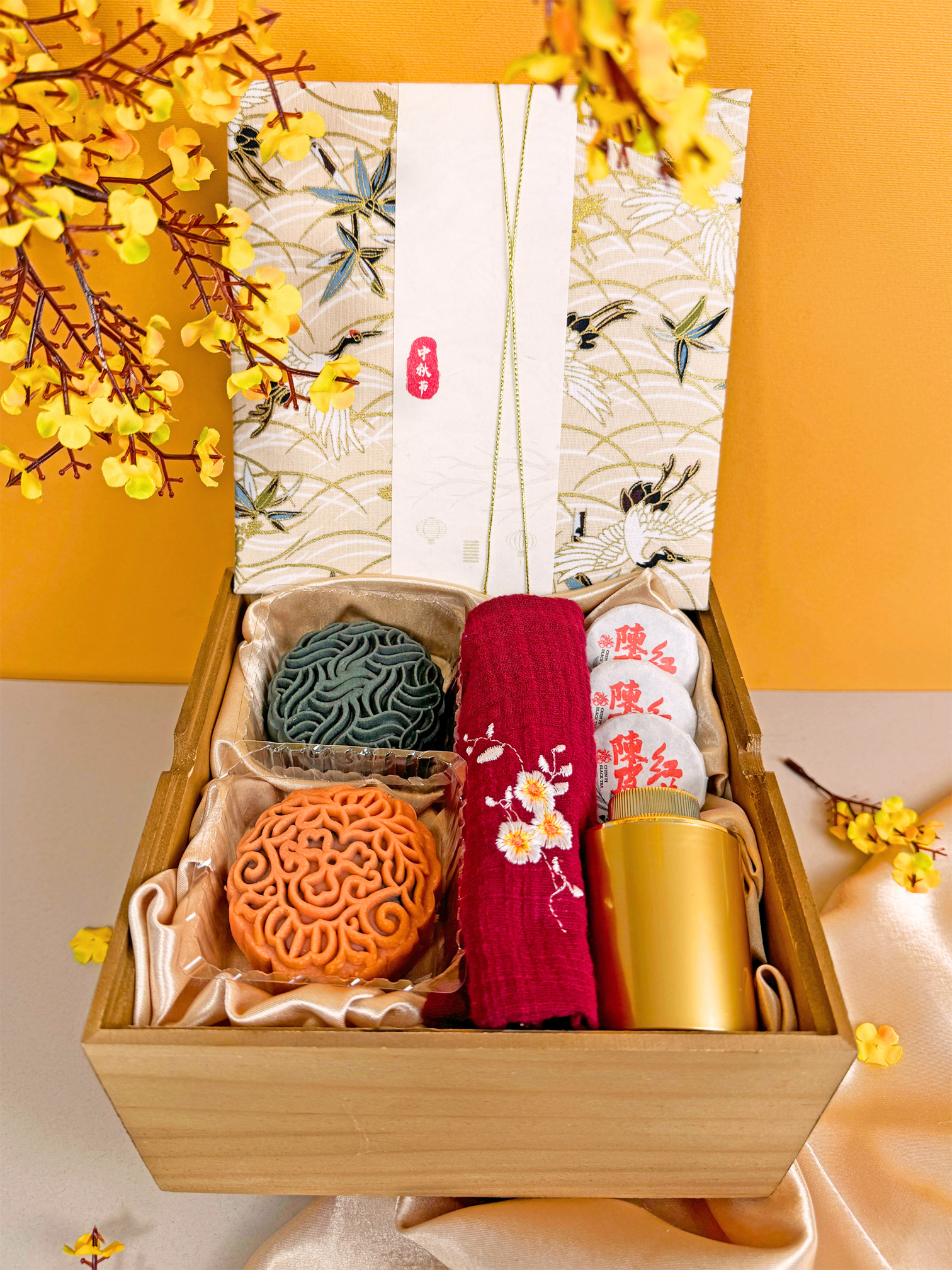 [Mid Autumn 2024] Mooncake Halal Gift Set (C1 - Luxe Moon) - Red