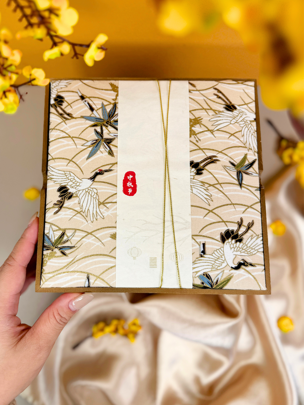 [Mid Autumn 2024] Mooncake Halal Gift Set (C1 - Luxe Moon) - Red