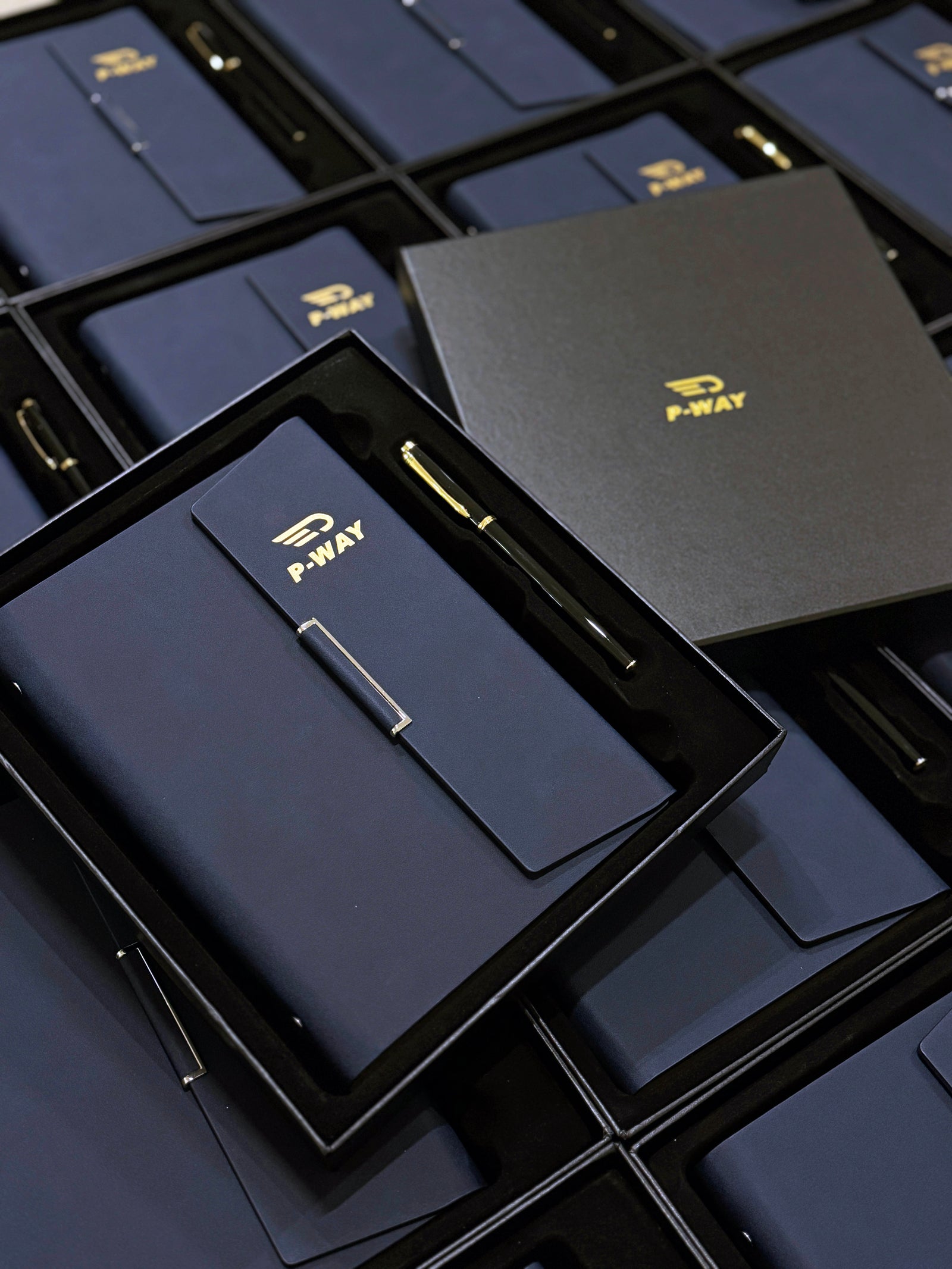 Classic Tri-fold Journal with Pen 2pc Box Set