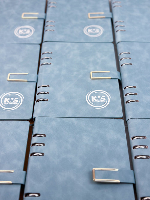 Perencana Tahunan Terry Hard Cover dengan Binder (dengan Pengunci Magnet)