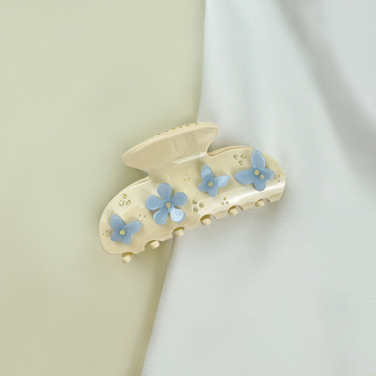 Blue Garden Claw Clip (Cream Beige)