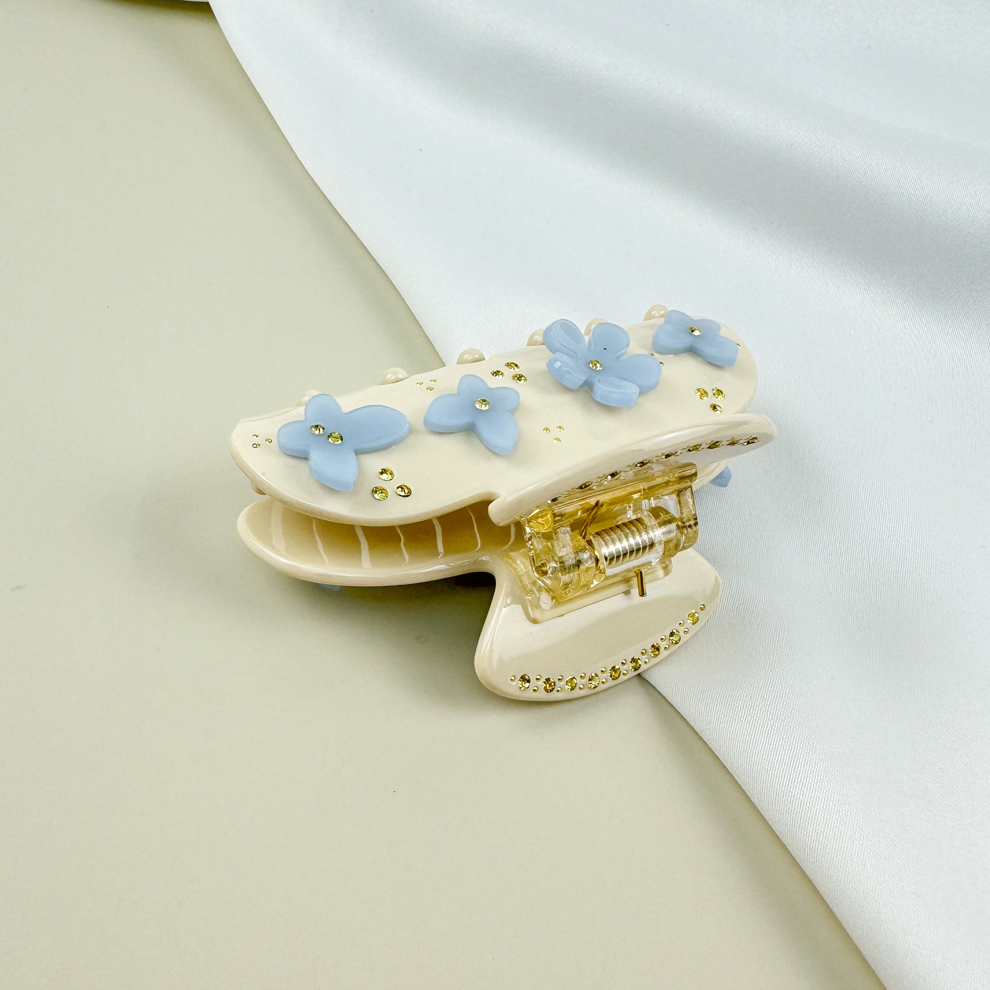 Blue Garden Claw Clip (Cream Beige)