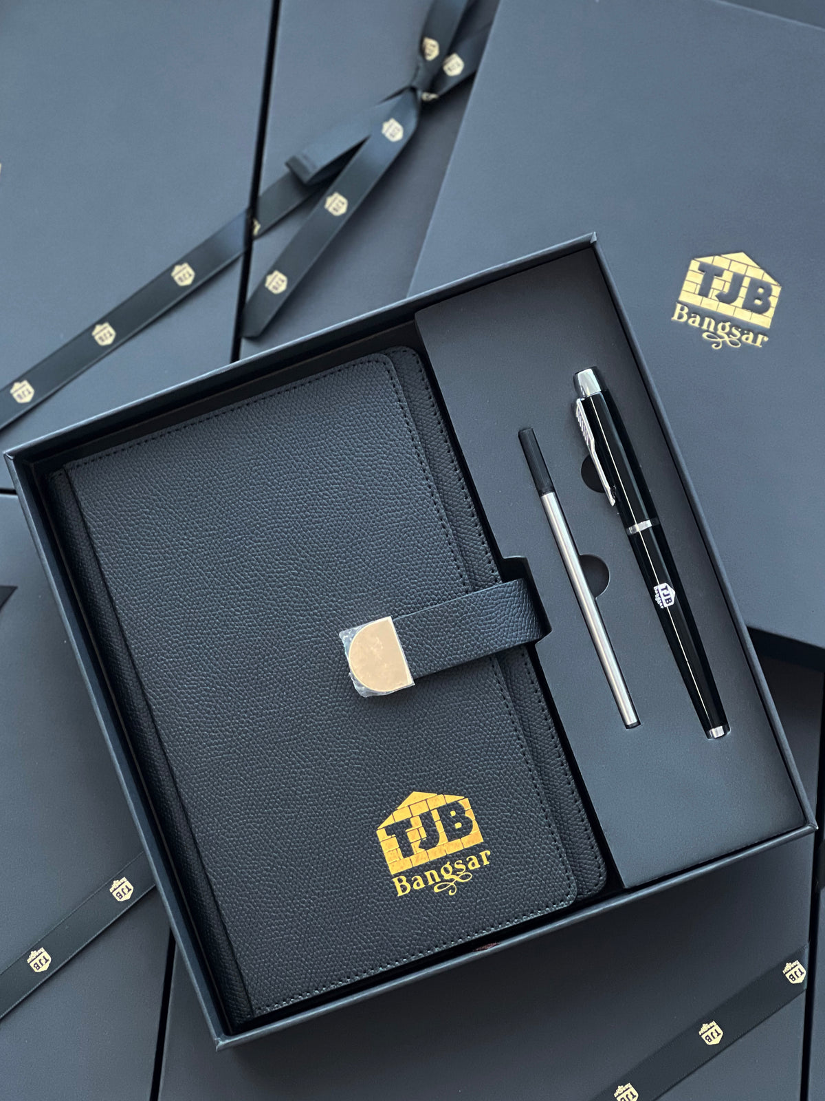 City Organizer Notebook with Pen (3 Piece Set)